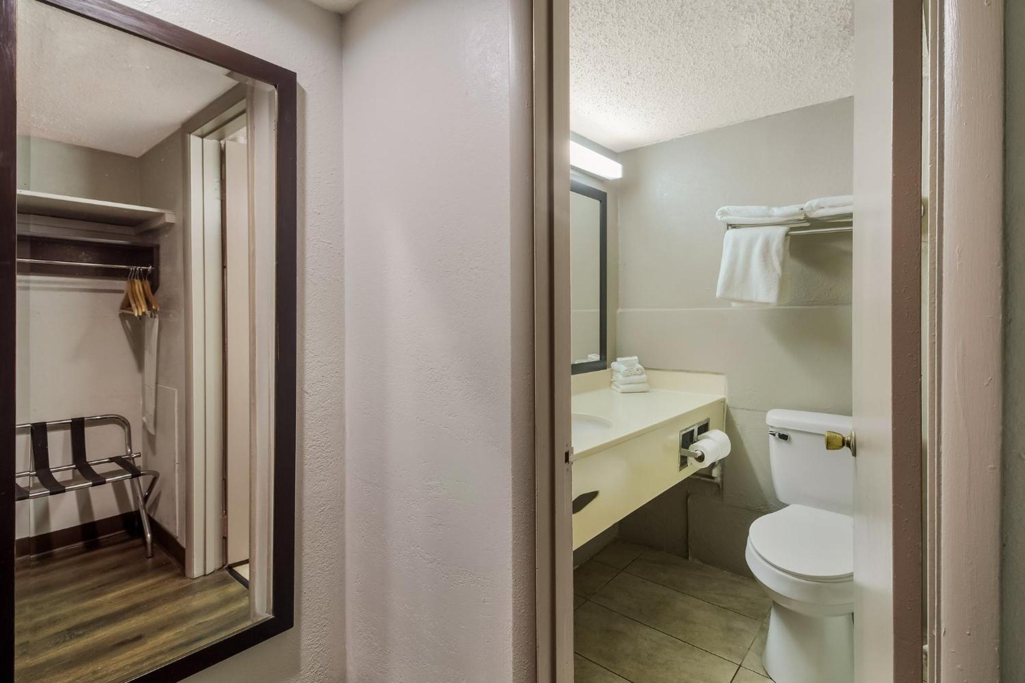 Red Roof Inn ニュー・スタントン エクステリア 写真