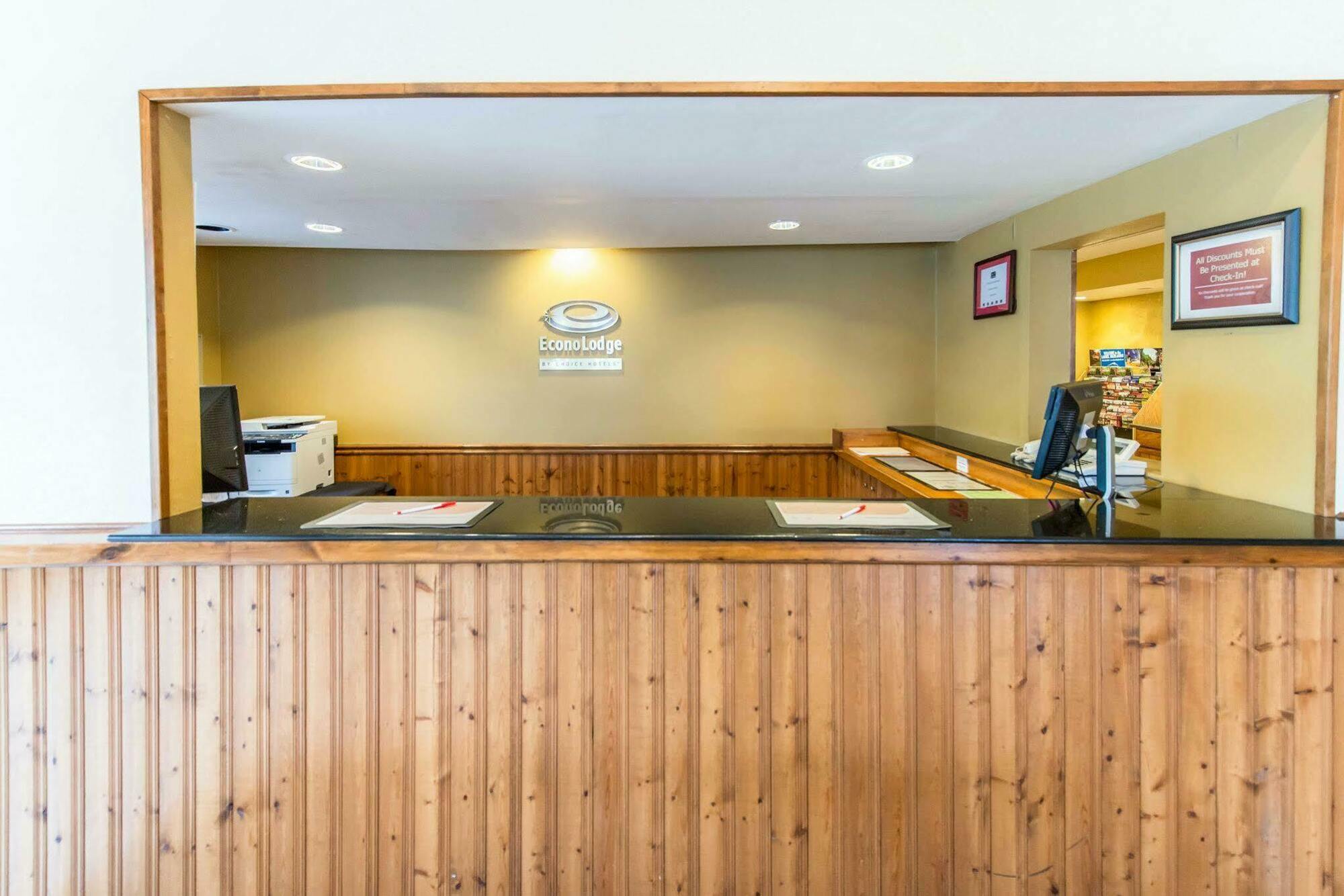 Red Roof Inn ニュー・スタントン エクステリア 写真