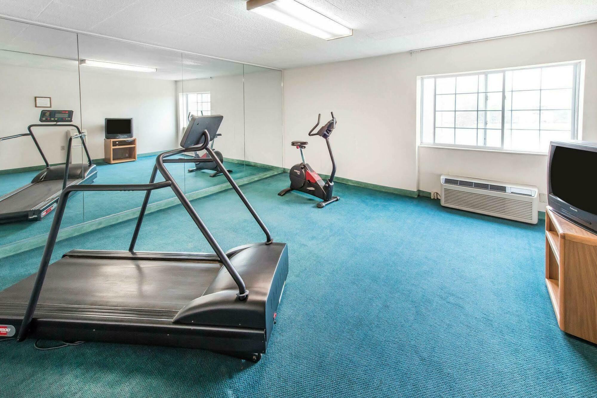 Red Roof Inn ニュー・スタントン エクステリア 写真